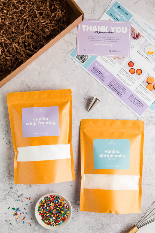 Classic Party Cake - Baking and Decorating Kit