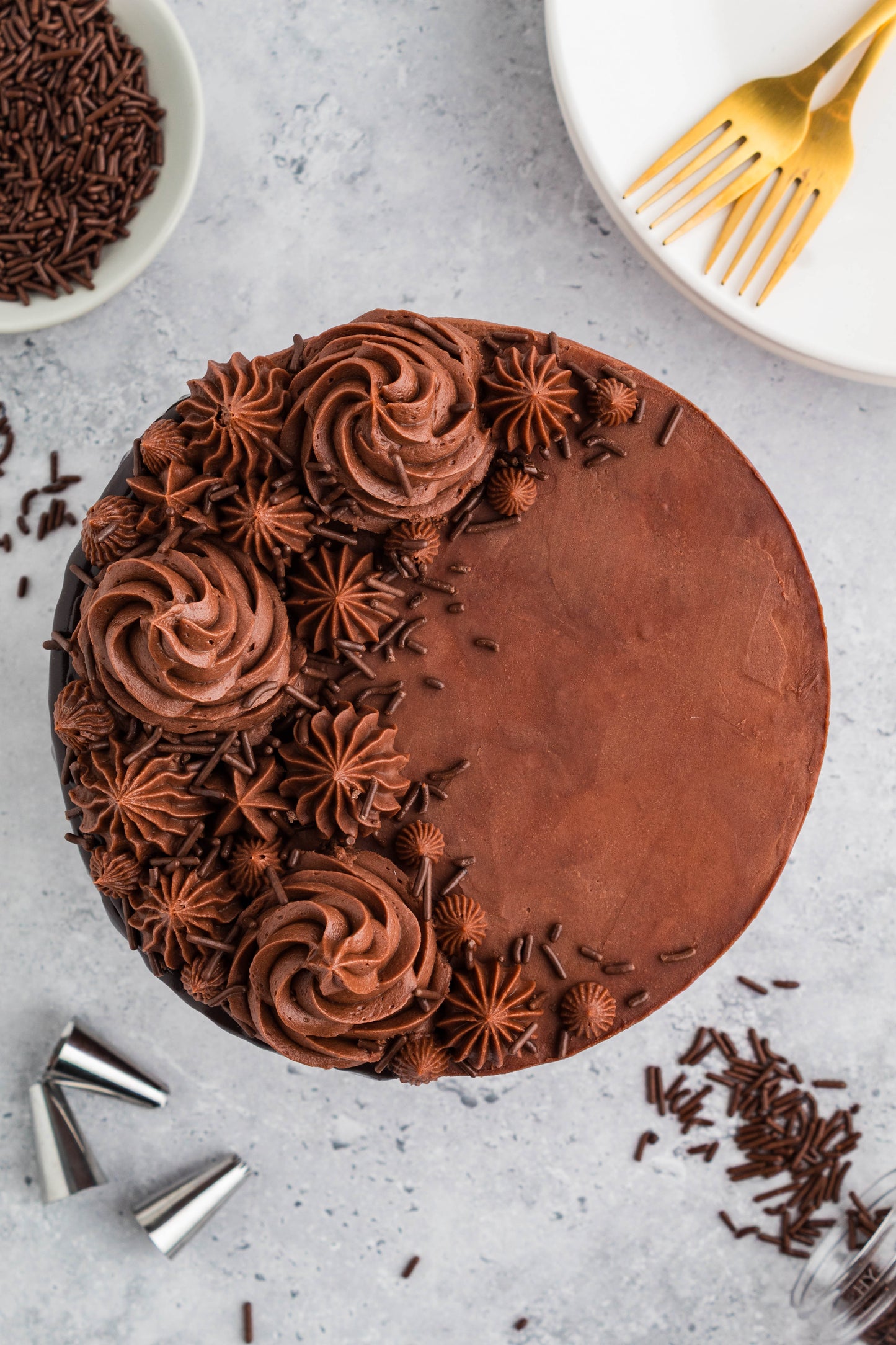 Chocolate Lover's Cake - Baking and Decorating Kit