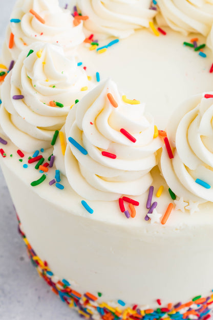 Classic Party Cake - Baking and Decorating Kit