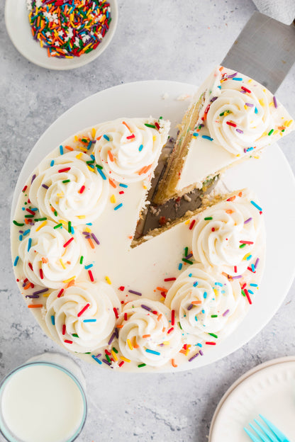Classic Party Cake - Baking and Decorating Kit